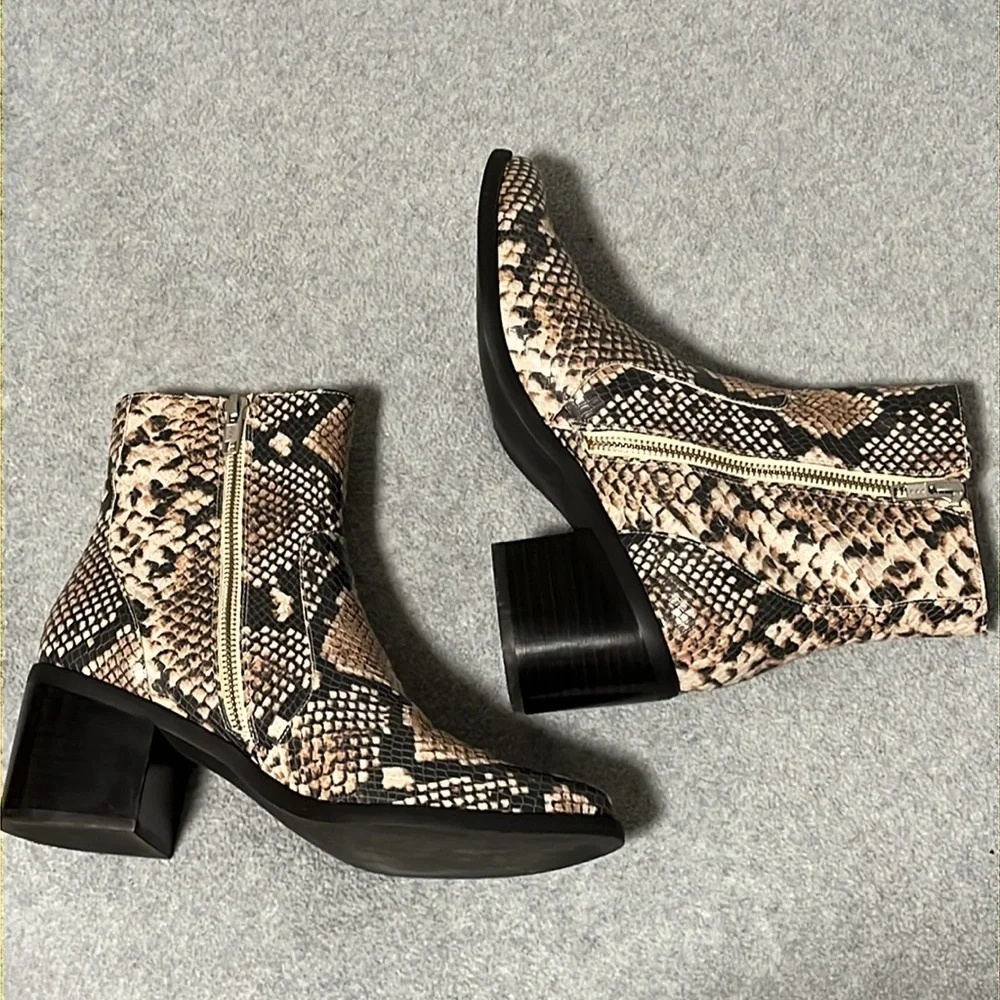 Treasure & Bond Snakeskin Ankle Boots Booties Size 9 Whimsigoth Pointed Toe